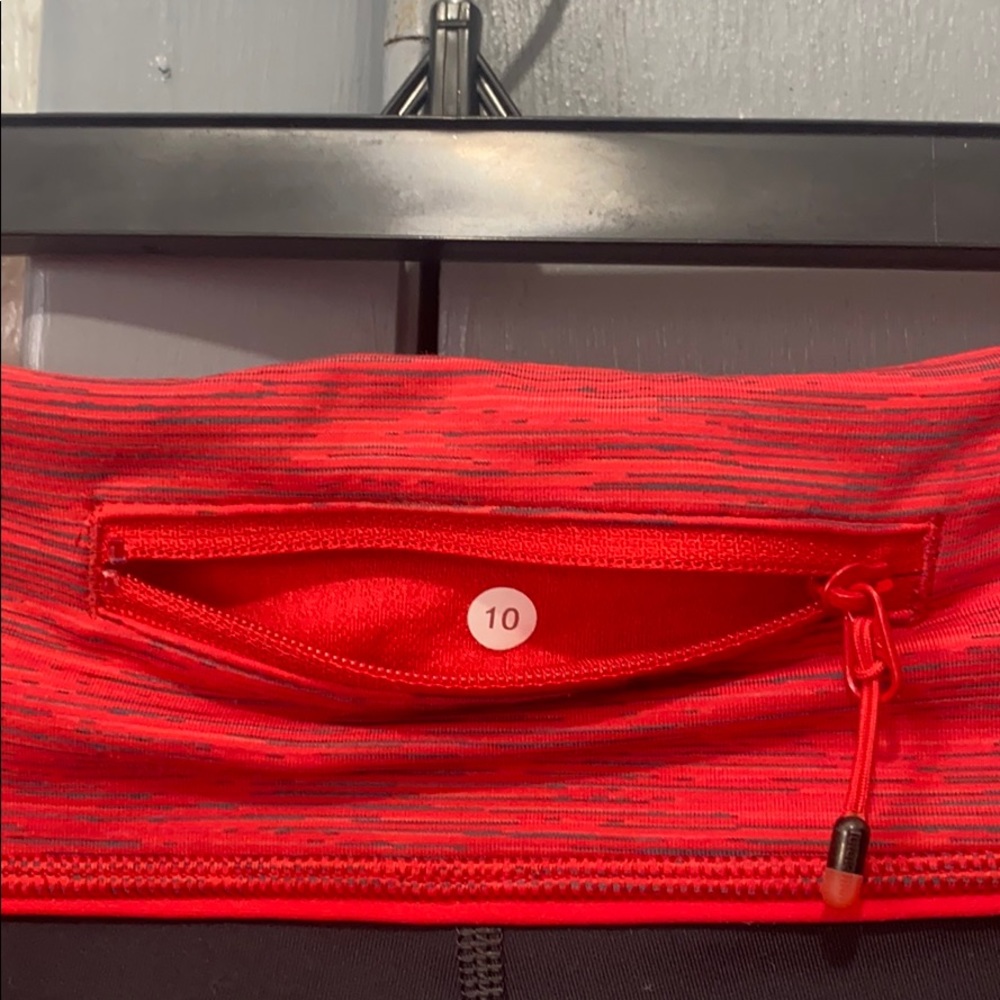 Lululemon Gray Crop Leggings Ruched Sides size 10 - Picture 6 of 7